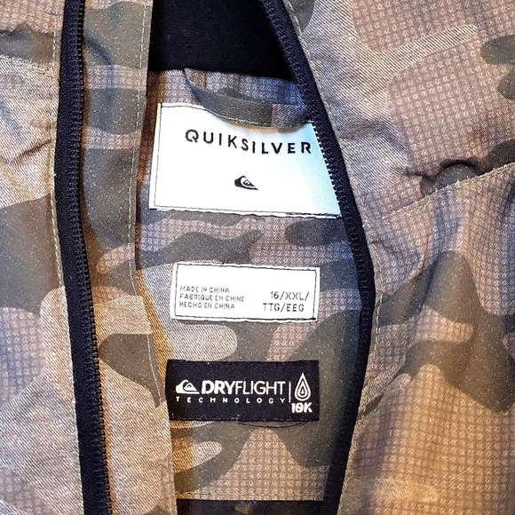 Quicksilver Snowboard/Ski Jacket - Picture 3 of 4